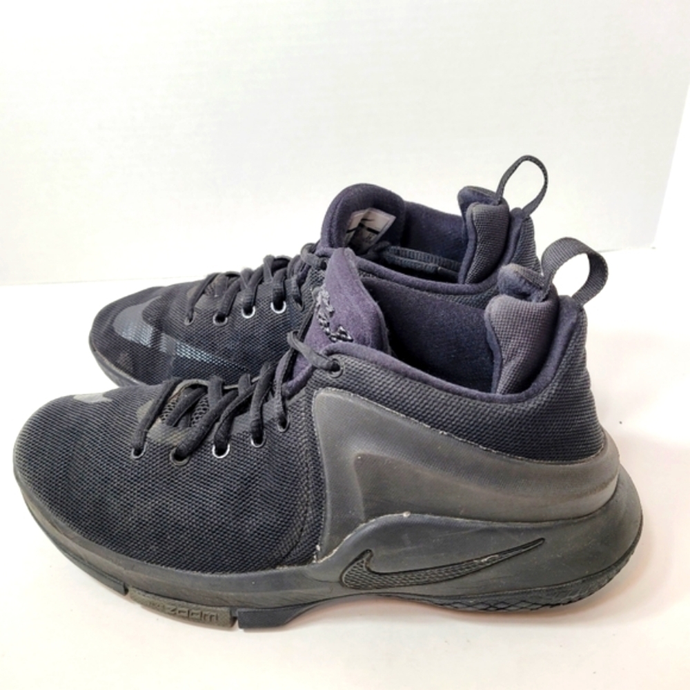 Nike Boy's LeBron Zoom Witness Black Basketball Shoes 6Y - Picture 4 of 11